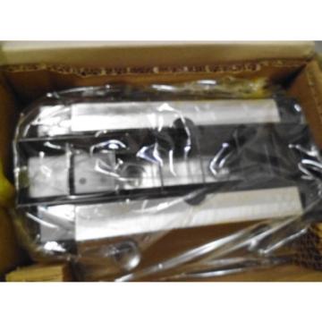 REXROTH R165351410 LINEAR BEARING Origin IN BOX