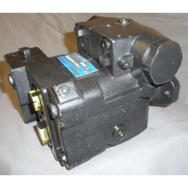 PVM-011 Dominican Republic  OILGEAR HYDRAULIC PUMP #8 image