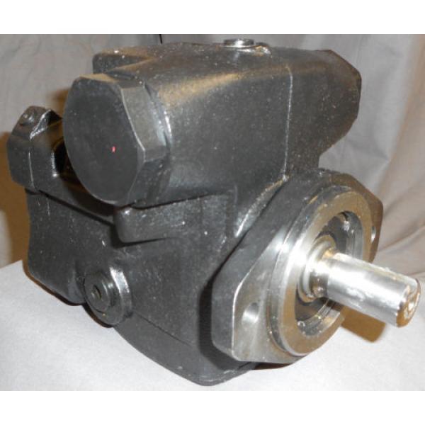 PVM-011 Dominican Republic  OILGEAR HYDRAULIC PUMP #2 image